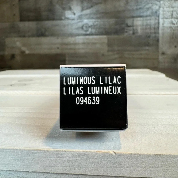 Mary Kay Gel Semi Shine Lipstick • Color Luminous Lilac  • New in Box! - Picture 2 of 4